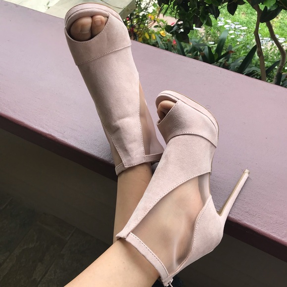 New blush booties last one size 7 - Picture 7 of 8